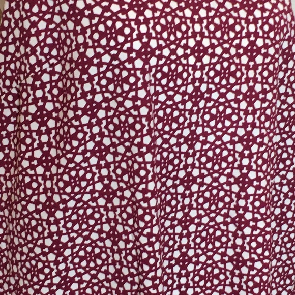 Halogen Print Sleeveless Burgundy Top Size Medium - Picture 3 of 6